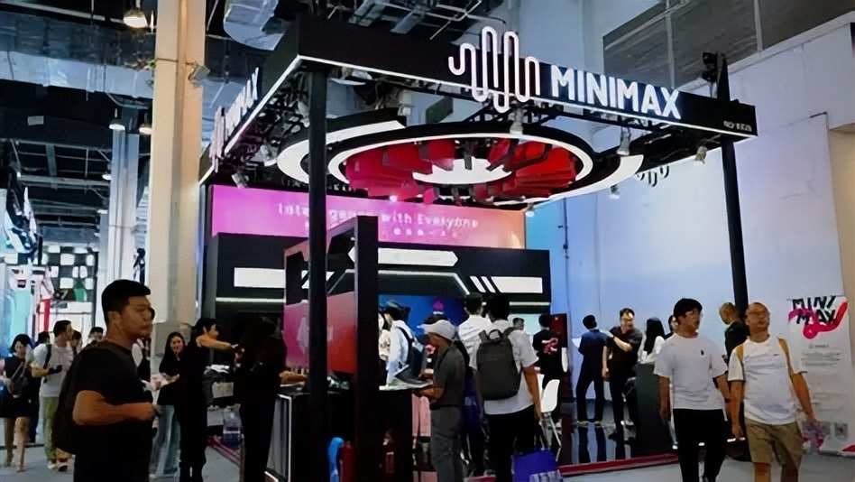 MiniMax腰斩，大模型泡沫破了吗